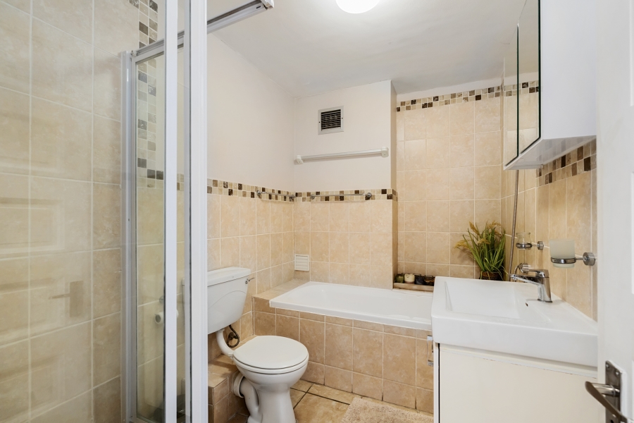 2 Bedroom Property for Sale in Beachfront Western Cape